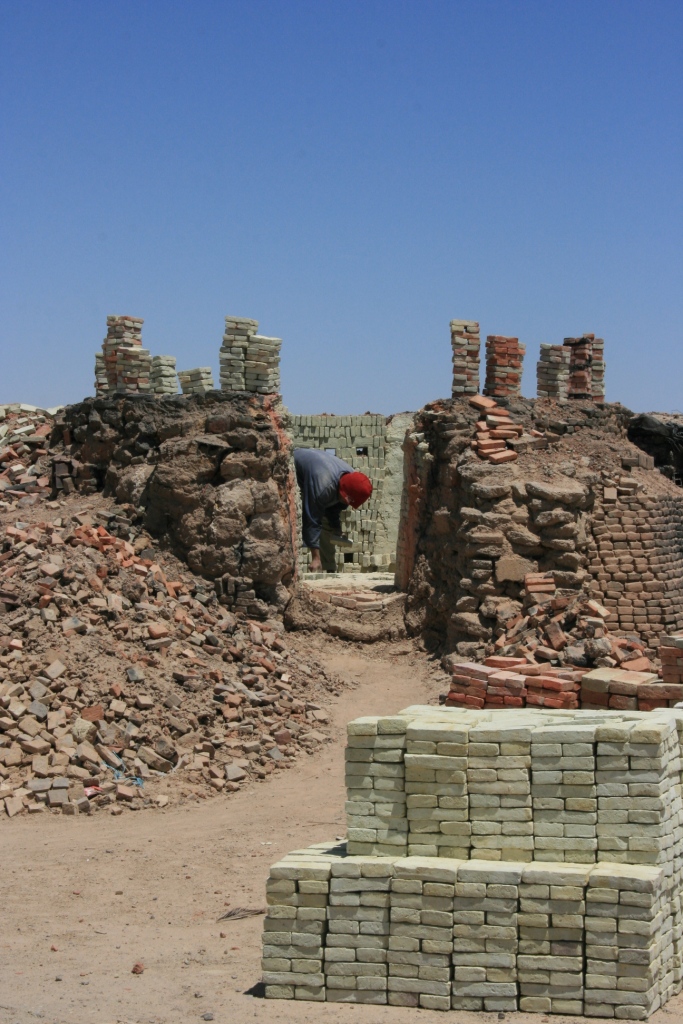 loading the brick kiln