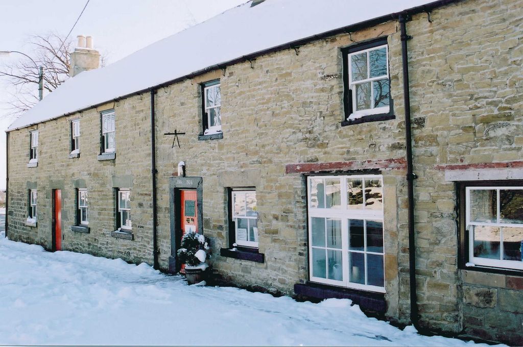 A snowy hostel - RL