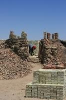 loading the brick kiln